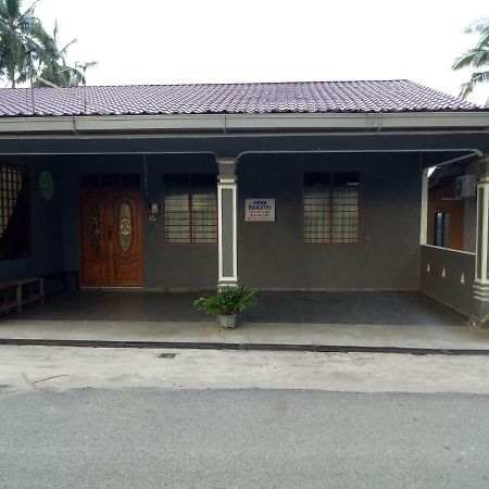 Aiman Homestay Marang Extérieur photo